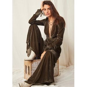 FREE PEOPLE (BRAND NEW, NEVER WORN) green long sleeve, wide leg velvet jumpsuit